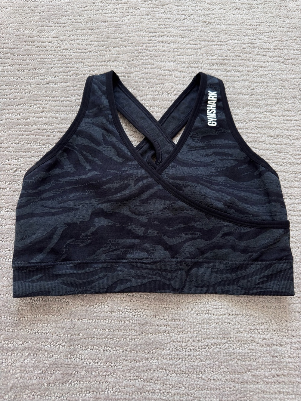 Gymshark Adapt Animal Seamless Sports Bra - Black/Dark Grey Size M Activewear